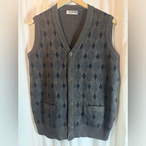 Platinum Men's Gray Diamond-Pattern Button Vest